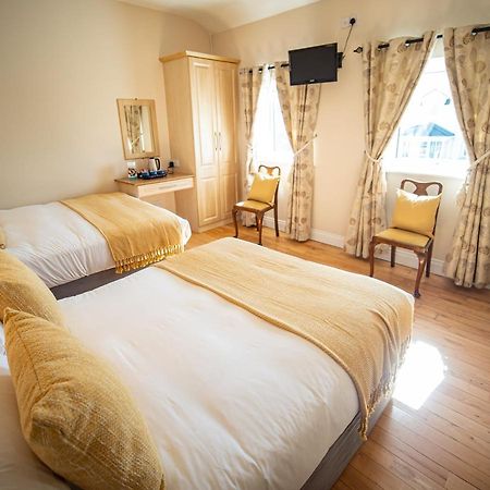 Ceol Na Mara Guest House เอนนิสโครน ภายนอก รูปภาพ