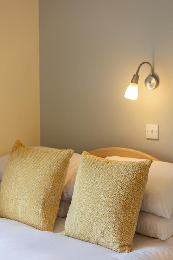 Ceol Na Mara Guest House เอนนิสโครน ภายนอก รูปภาพ