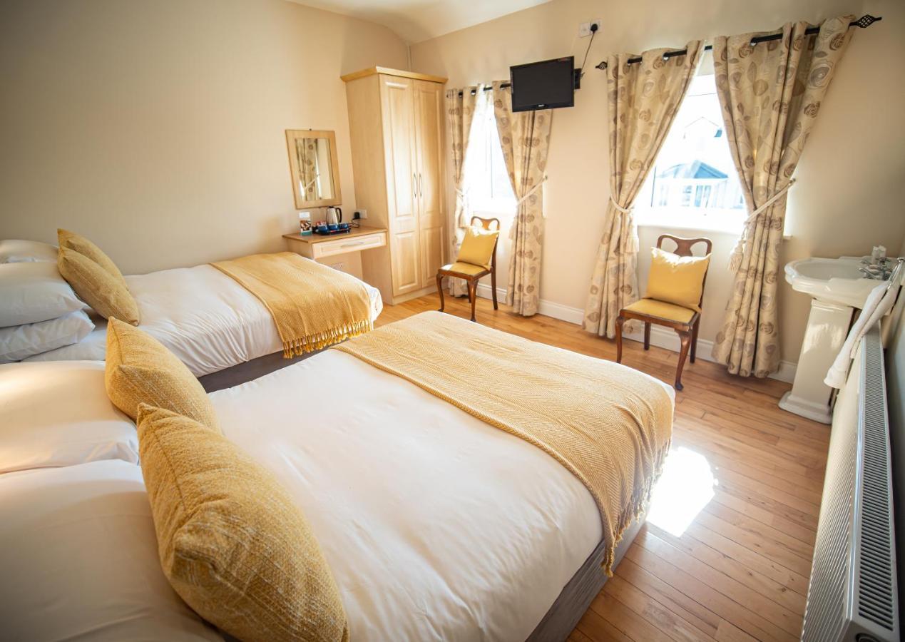 Ceol Na Mara Guest House เอนนิสโครน ภายนอก รูปภาพ