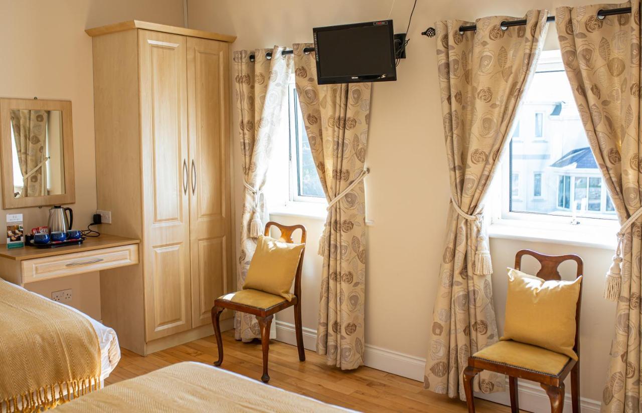Ceol Na Mara Guest House เอนนิสโครน ภายนอก รูปภาพ