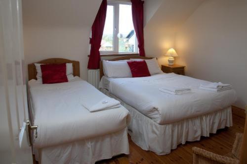 Ceol Na Mara Guest House เอนนิสโครน ภายนอก รูปภาพ